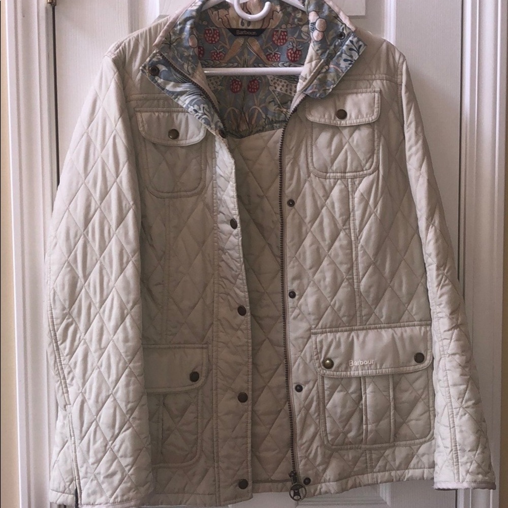 This a like new quilted Barbour jacket